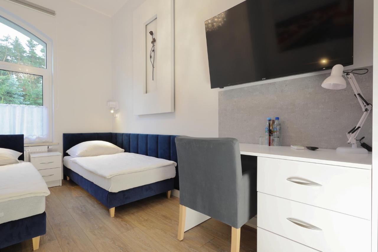 Dworek Rozany Hotel & Restauracja Namysłów Bagian luar foto