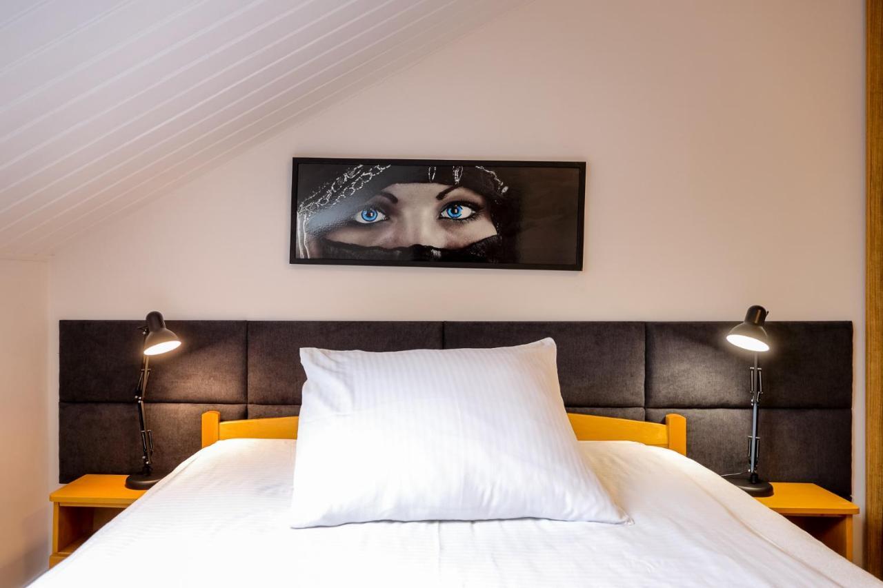 Dworek Rozany Hotel & Restauracja Namysłów Bagian luar foto