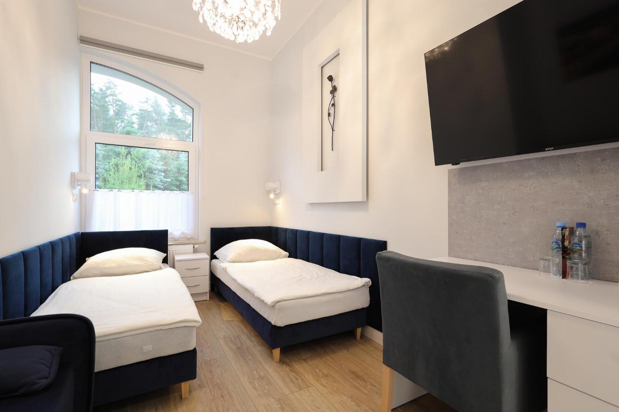 Dworek Rozany Hotel & Restauracja Namysłów Bagian luar foto