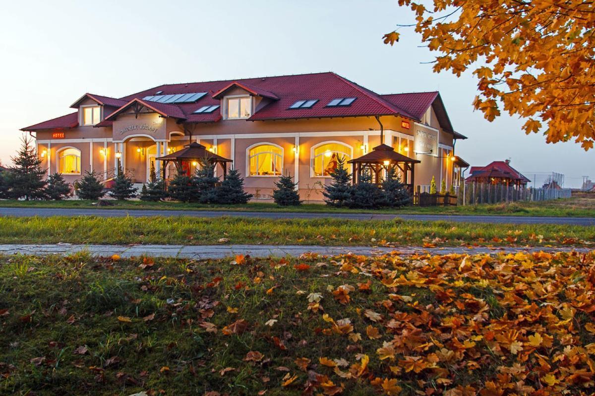Dworek Rozany Hotel & Restauracja Namysłów Bagian luar foto